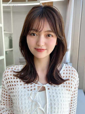 2wayバングで小顔に見えるフェイスレイヤーで作るくびれヘア