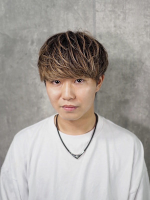 柔らか束感マッシュ×ライトブラウンカラー