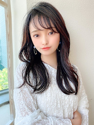 結んでもかわいいくびれセミロング × ミルクティーベージュ