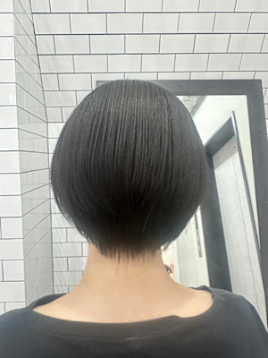 ツヤと柔らかさを両立する美髪矯正