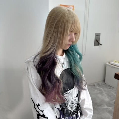 ベージュカラーとインナーカラー