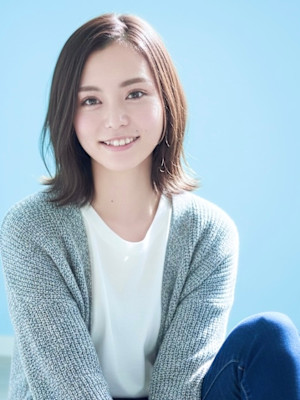 ナチュラルな大人ミディアムロブ