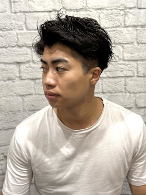 ラフに決まる抜け感ツーブロショート