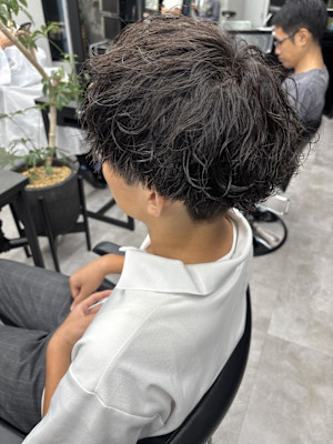 王道人気！波巻きパーマで作る柔らか無造作スタイル