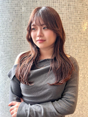 セミロングレイヤーカット