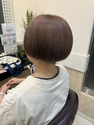 ショートボブ美髪くびれワンカールシルキーベージュ