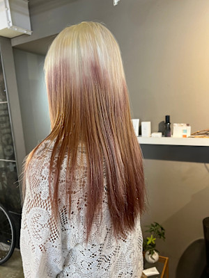派手髪・ハイトーンカラー・デザインカラー・ブリーチ専門美容室
