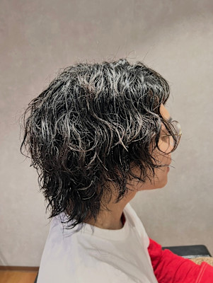 無造作ウェーブのアンニュイミディアム