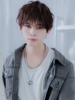 波打ちパーマサーフカールフェザーショート　ツーブロパーマ