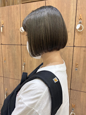 【黒田】ミニボブ/オリーブベージュ