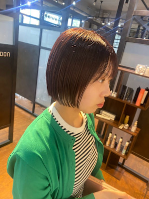 ピンクベージュ