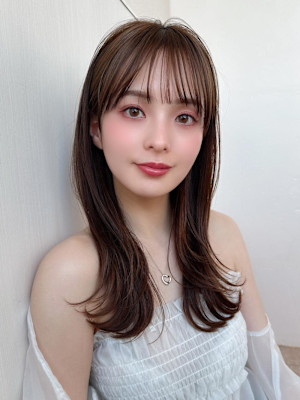 結んでもかわいいくびれセミロング × ミルクティーベージュ