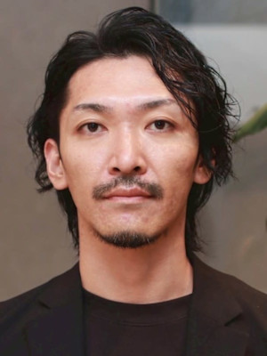 ミディアムパーマ センターパート ツイストスパイラルパーマ