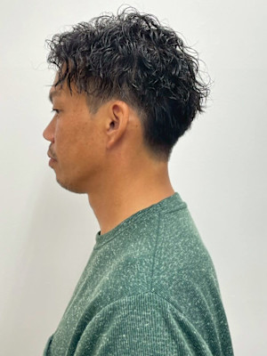 スパイラルパーマ ツーブロック センターパート 30代