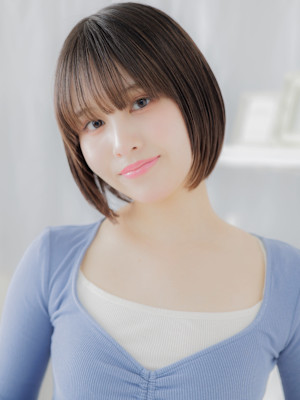 ダークアッシュ小顔切りっぱなしミニボブ　ココアグレージュ