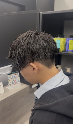 自然な動きで魅せるトレンドスタイル