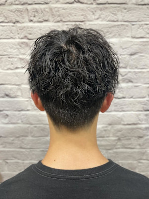 縦落ちツイスパ×ツーブロマッシュ