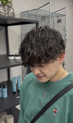 抜け感×束感で魅せる大人の韓国風ヘア