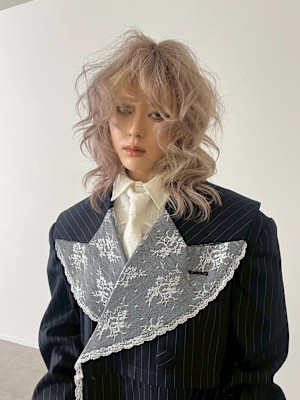 ホワイトベージュ　ケアブリーチ　ブリーチカラー　表参道/原宿