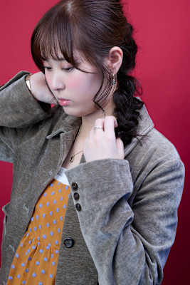 Fluffy Greige｜ふんわり大人可愛いアップスタイル