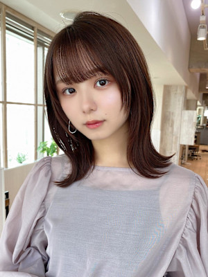 2wayバングで小顔に見えるフェイスレイヤーで作るくびれヘア