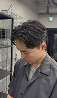 セット次第でオンオフどっちもキマる万能スタイル