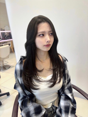 暗めカラー　艶髪　艶トリートメント　レイヤーカット　韓国風