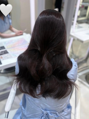 センター分けくびれヘア前髪ロングレイヤー韓国ヘアブラウン
