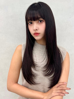 レイヤーカット×シルキーストレート