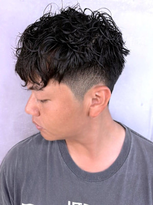 黒髪ショート スペインカール 束感 刈り上げ パーマ【札幌】