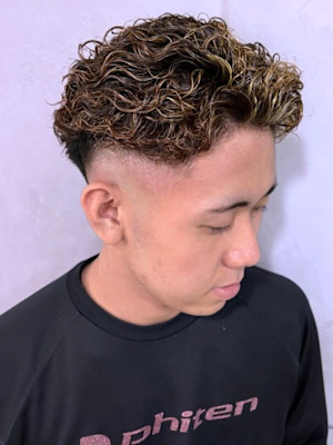 ハイライト スペインカール フェードカット ブリーチ【札幌】