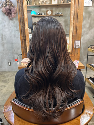 フェイスレイヤーもたっぷりのレイヤーカット