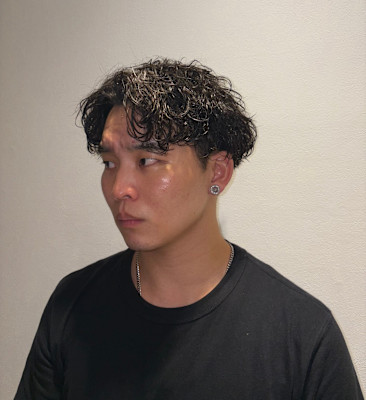 細かい束感で立体感を出すパーマ【三軒茶屋】