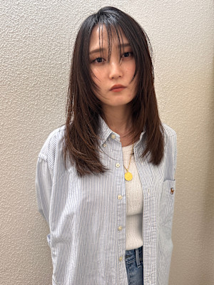 【YOKE】切りっぱなしボブ外ハネボブレイヤーボブカーキグレ