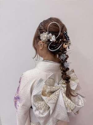 和モードで魅せる、上品華やか成人式ヘア