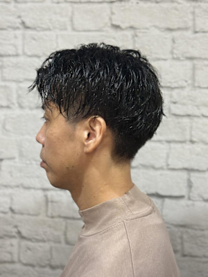 ツーブロックナチュラルセンターパート