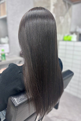 透明感ある艶ブラウンでしっとり上品に