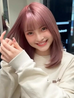 ピンクベージュ