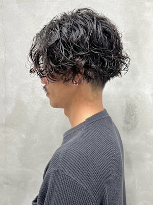 ミディアムレイヤーパーマ×刈り上げ