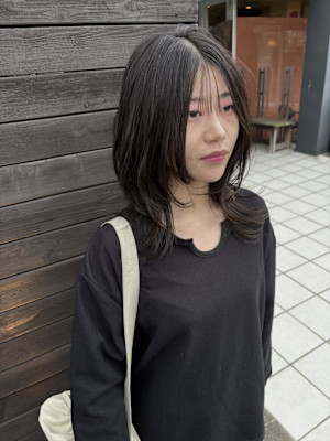 セミロングレイヤースタイル