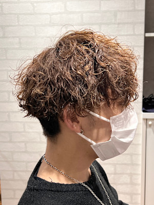 無造作スパイラルパーマ×マッシュショート