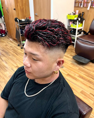 メンズハイライトレッド極道パーマ