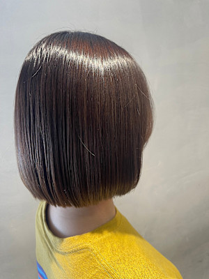 大人上品なナチュラルストレートボブ