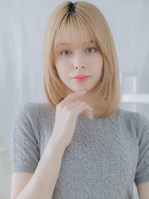 垢抜けハイトーンカラー小顔ウルフレイヤー　シャギーカット