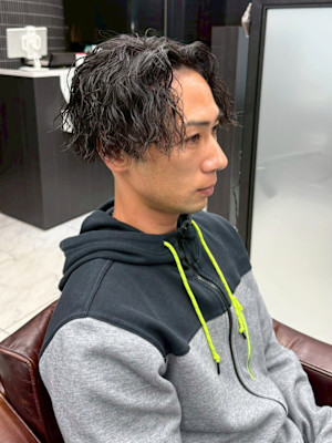 センターパート　ツイストスパイラルパーマ