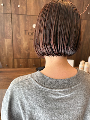 丸みミニボブ−酸性ストレートでツヤとまとまりプラス