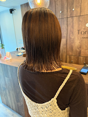 まとまるミディアムボブ−ツヤがウリな美髪ボブ