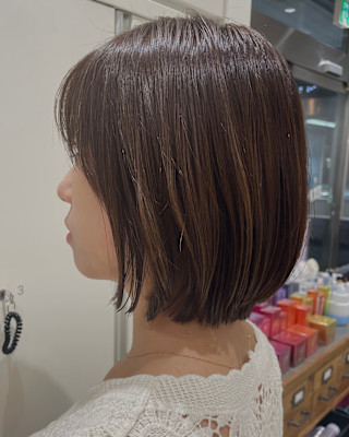 ショートボブ×ブラウンカラー