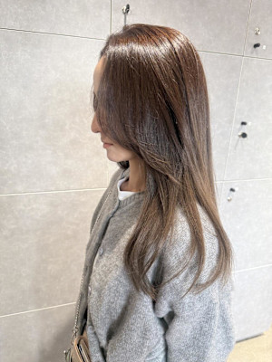 オリーブベージュ/顔周りレイヤー/髪質改善カラー