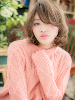 斜めバングｘローライト☆くせ毛風ボブディ　プレイングカラー